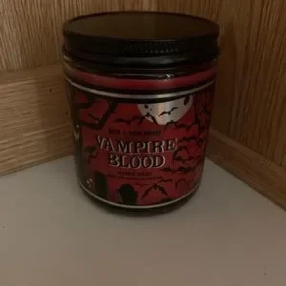 NWT BBW Vampire Blood Single Wick Candle - Picture 3 of 4